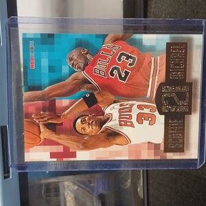 1996 Skybox Michael Jordan-Scottie Pippen Head to Head Card